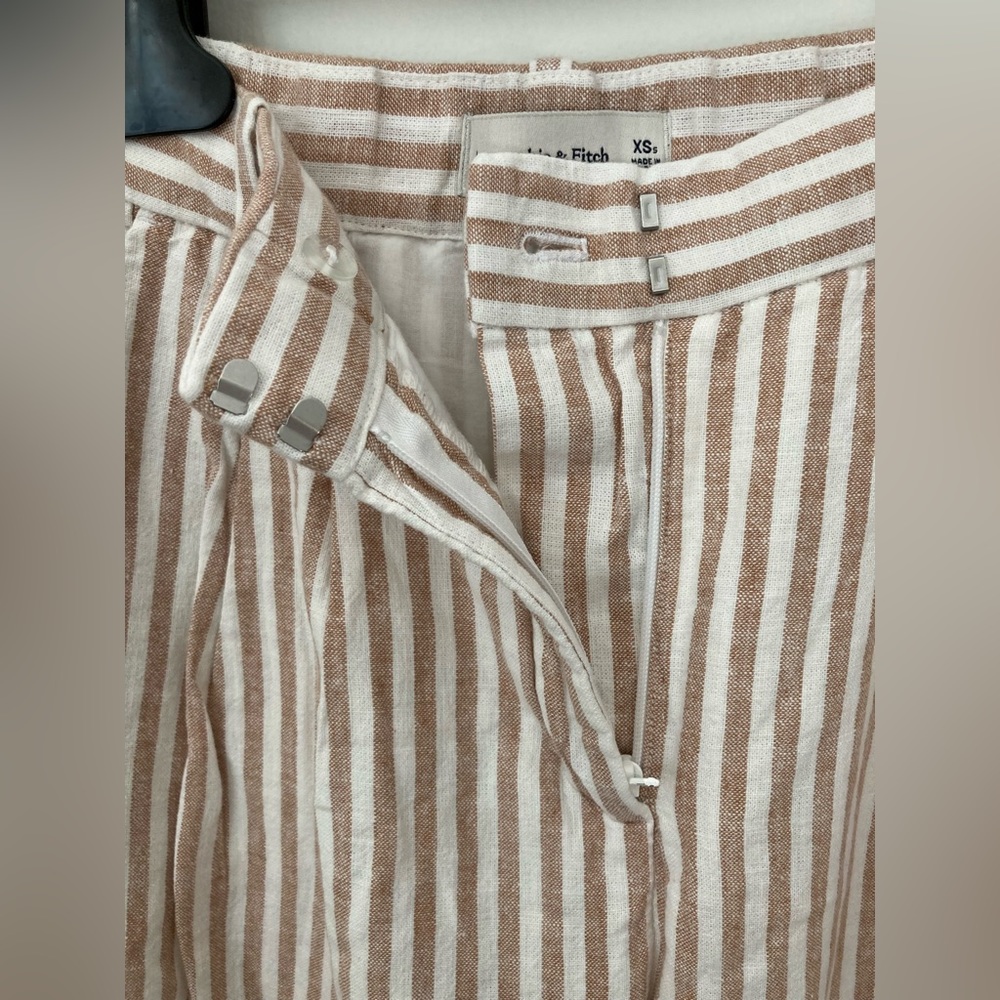 #151. 🆕 NWT, Abercrombie & Fitch, Striped Linen Pants, White/Khaki, (Women) - Picture 5 of 7